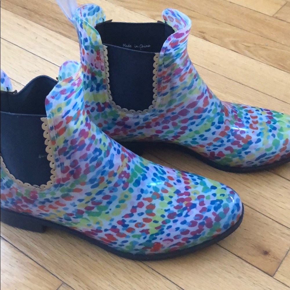 Boots - Picture 3 of 6